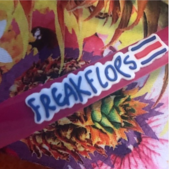 Freak Flops colourful flip flops sandals with flowers and pineapples NWT - Picture 4 of 6